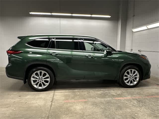 2023 Toyota Highlander Limited Platinum XLE XSE photo 3