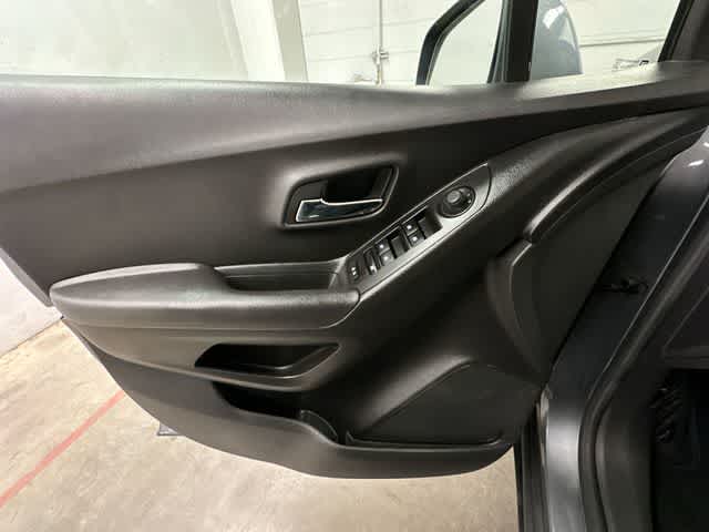 Thumbnail: 2019 Chevrolet Trax - 17