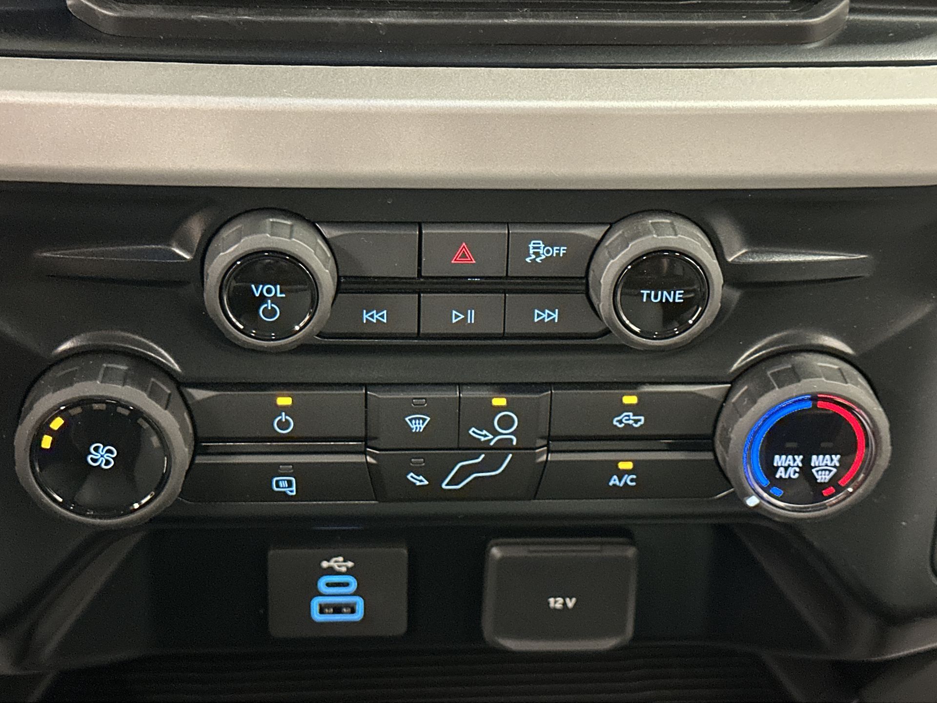 Thumbnail: 2026 Ford Econoline - 13