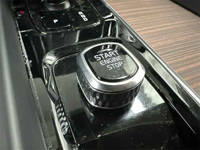 Thumbnail: 2025 Volvo S60 - 11