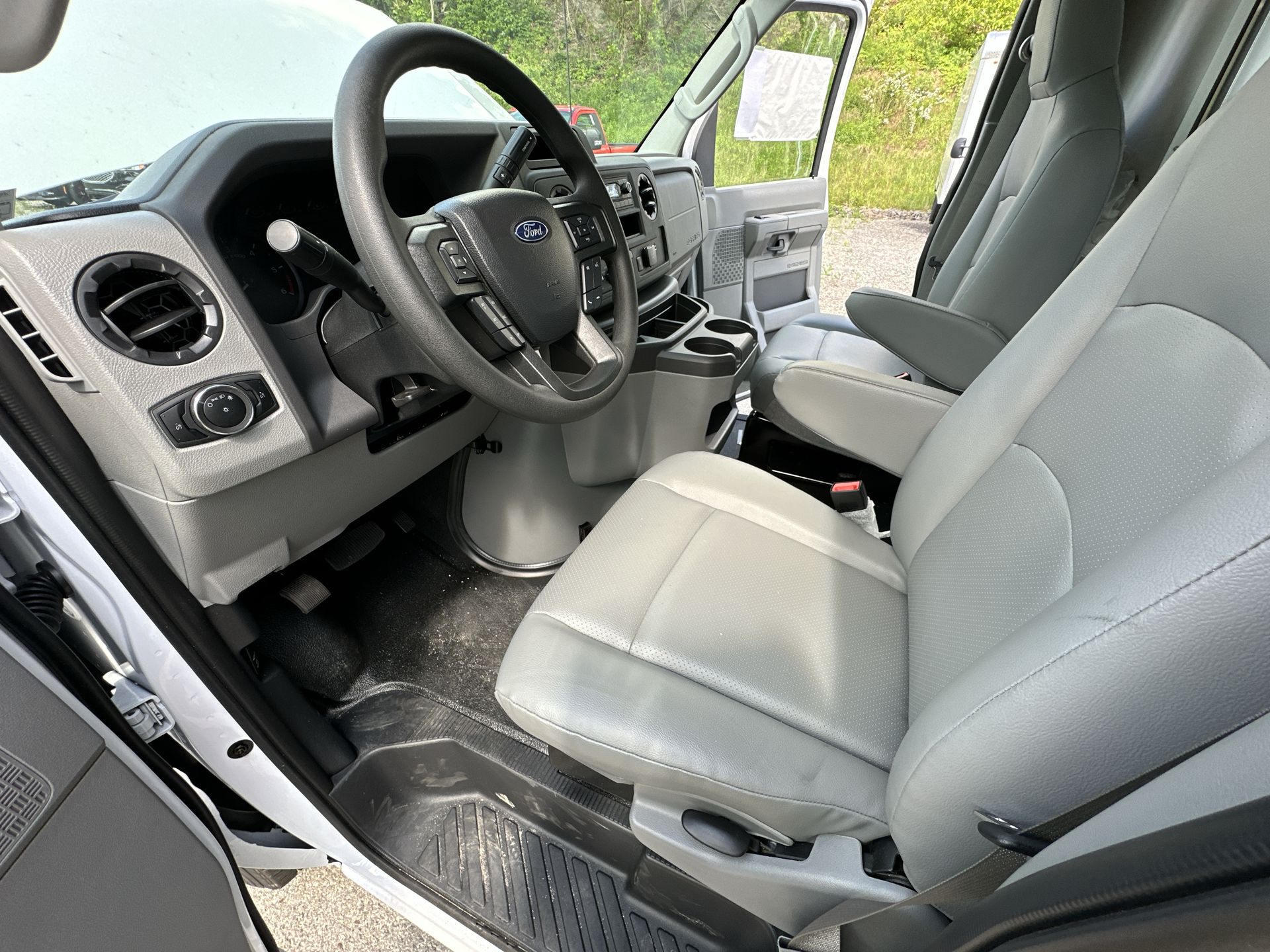 Thumbnail: 2025 Ford Econoline - 13