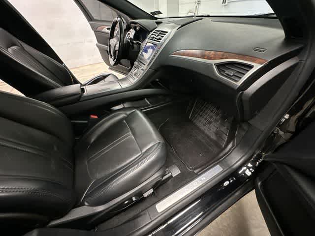 Thumbnail: 2020 Lincoln MKZ - 23