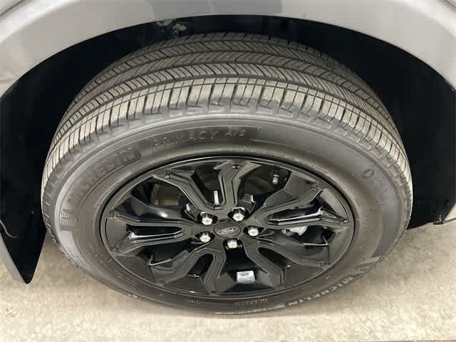 Thumbnail: 2023 Ford Maverick - 5