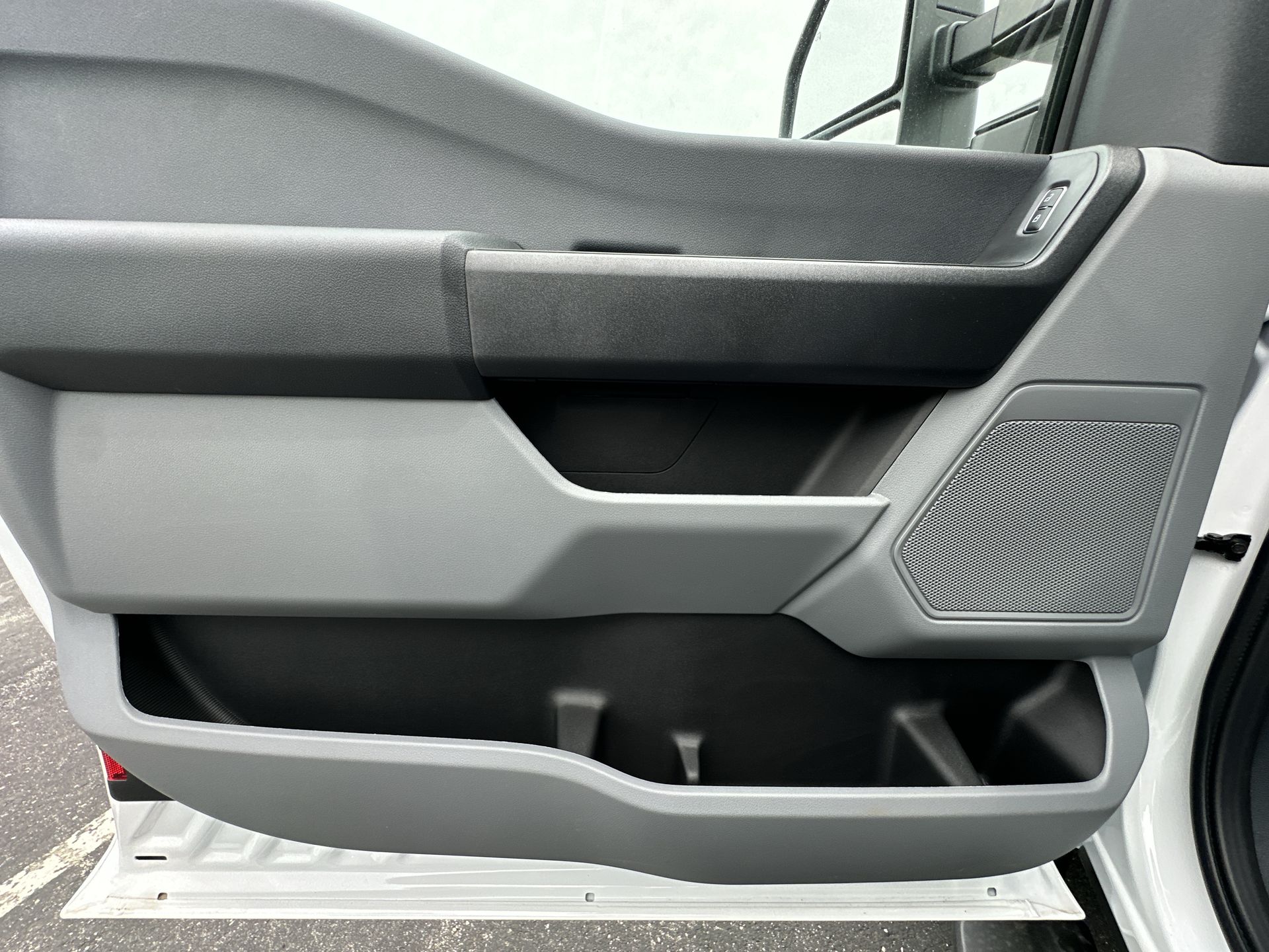 Thumbnail: 2025 Ford Econoline - 14