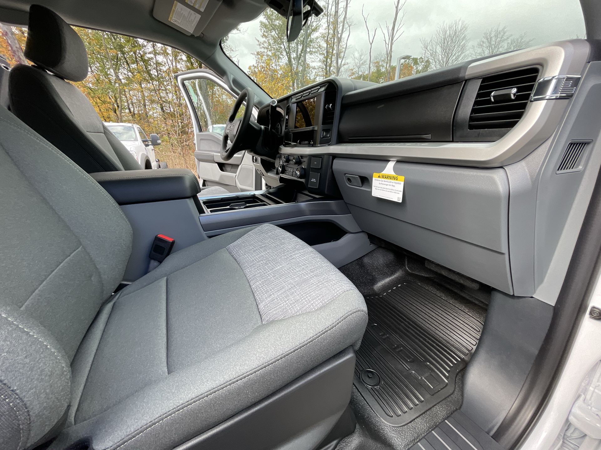 2024 Ford Econoline E-550 18