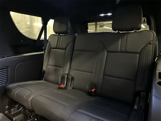 Thumbnail: 2023 Chevrolet Suburban - 21