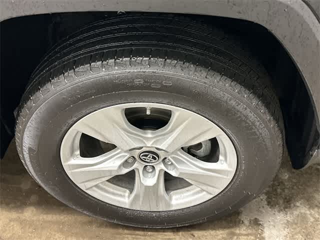 Thumbnail: 2021 Toyota RAV4 - 5