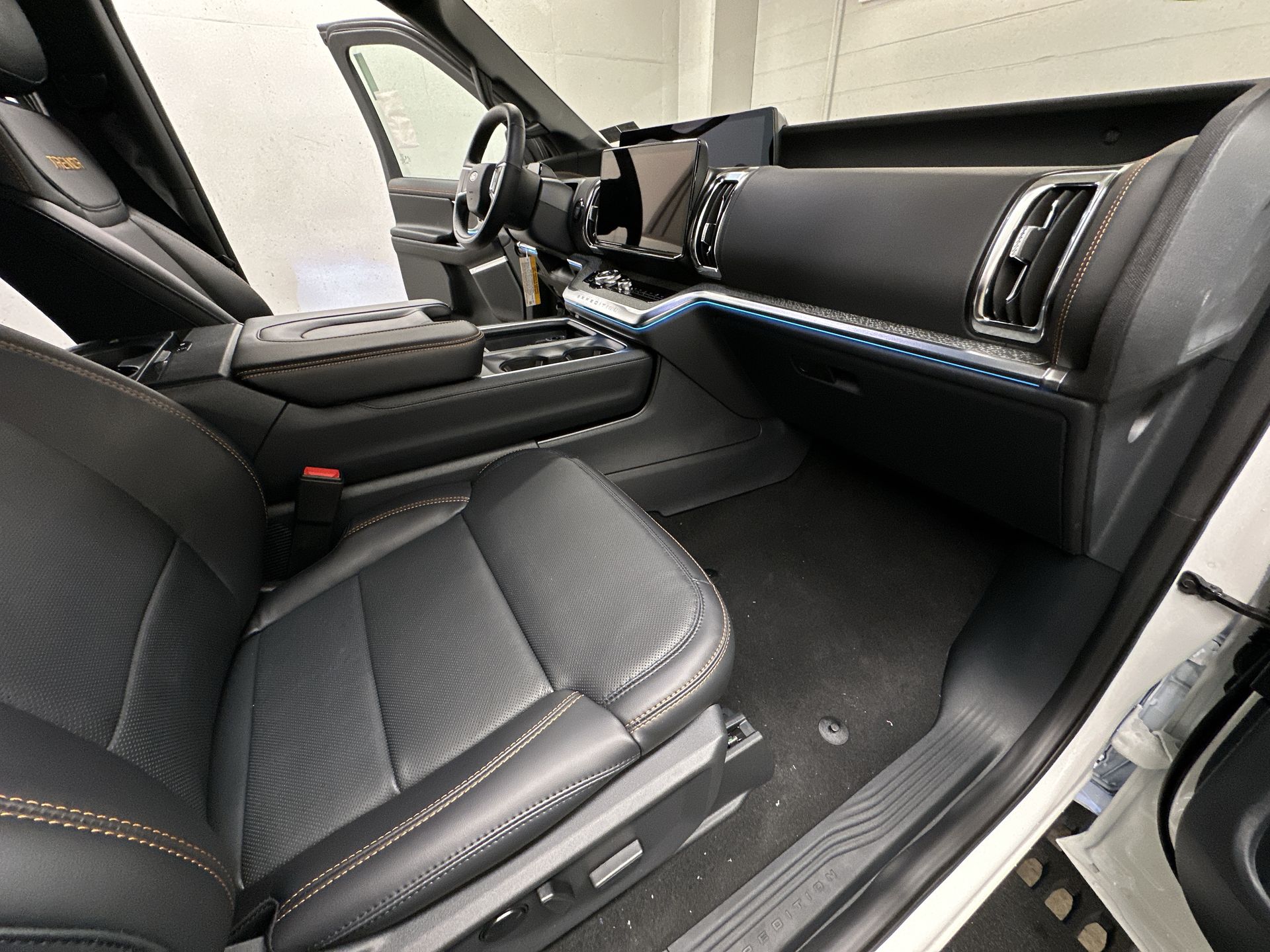 Thumbnail: 2025 Ford Expedition - 23