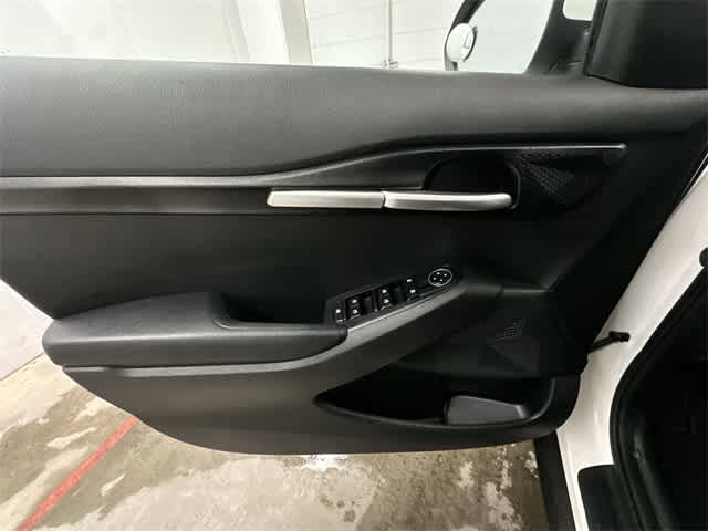 Thumbnail: 2023 Kia Seltos - 16