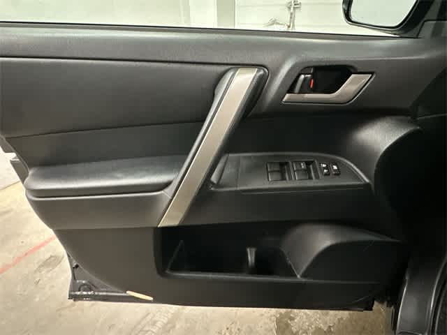 Thumbnail: 2013 Toyota Highlander - 15