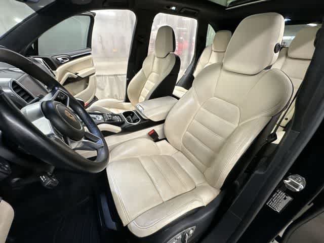 Thumbnail: 2017 Porsche Cayenne - 16