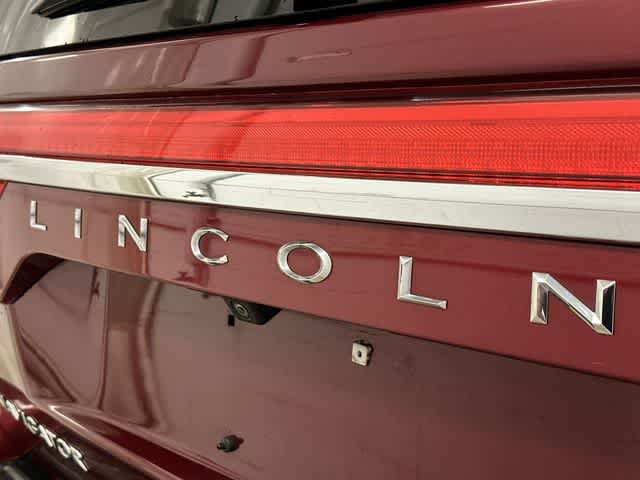 Thumbnail: 2015 Lincoln Navigator - 31