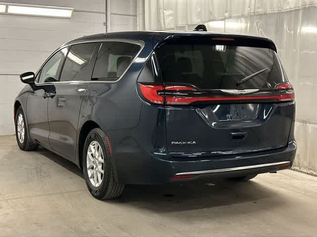 Thumbnail: 2023 Chrysler Pacifica - 30