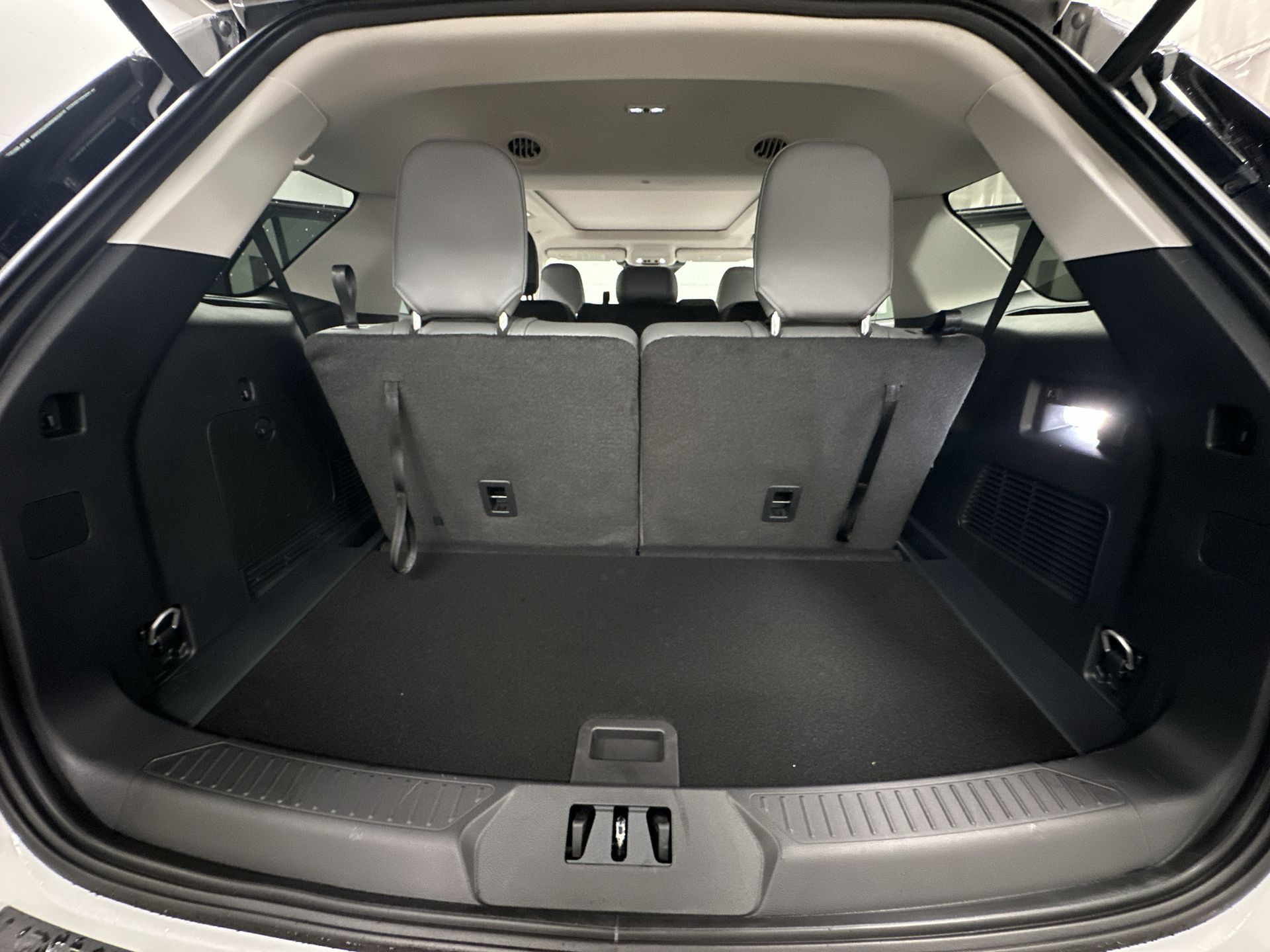 Thumbnail: 2026 Ford Explorer - 25