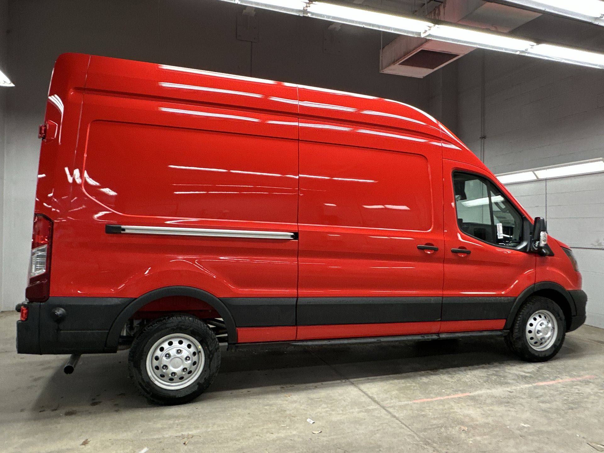 Thumbnail: 2026 Ford Transit Series - 3