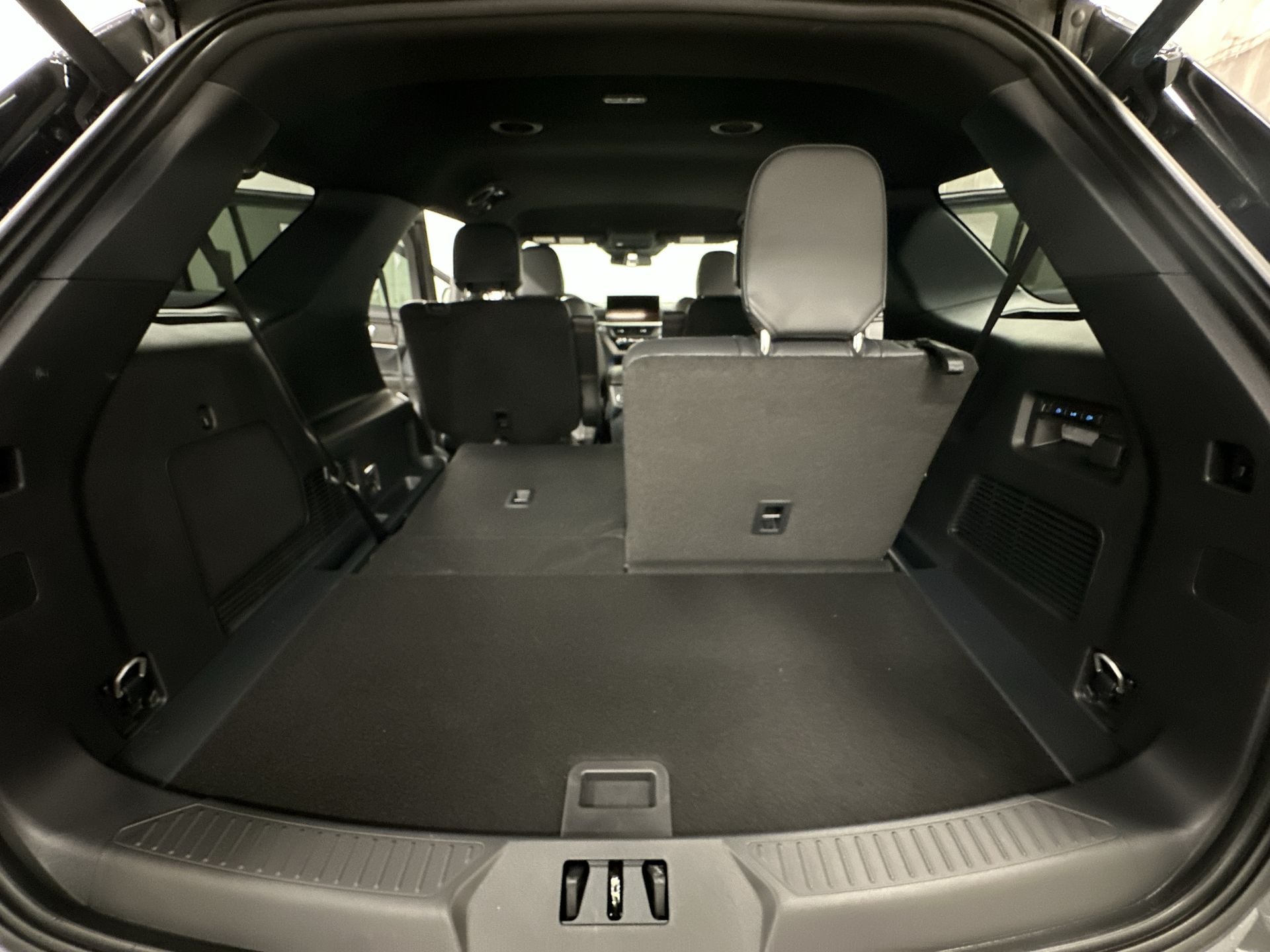 Thumbnail: 2026 Ford Explorer - 26