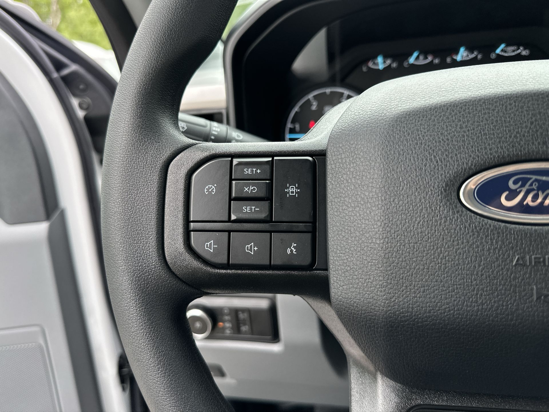 Thumbnail: 2025 Ford Econoline - 8