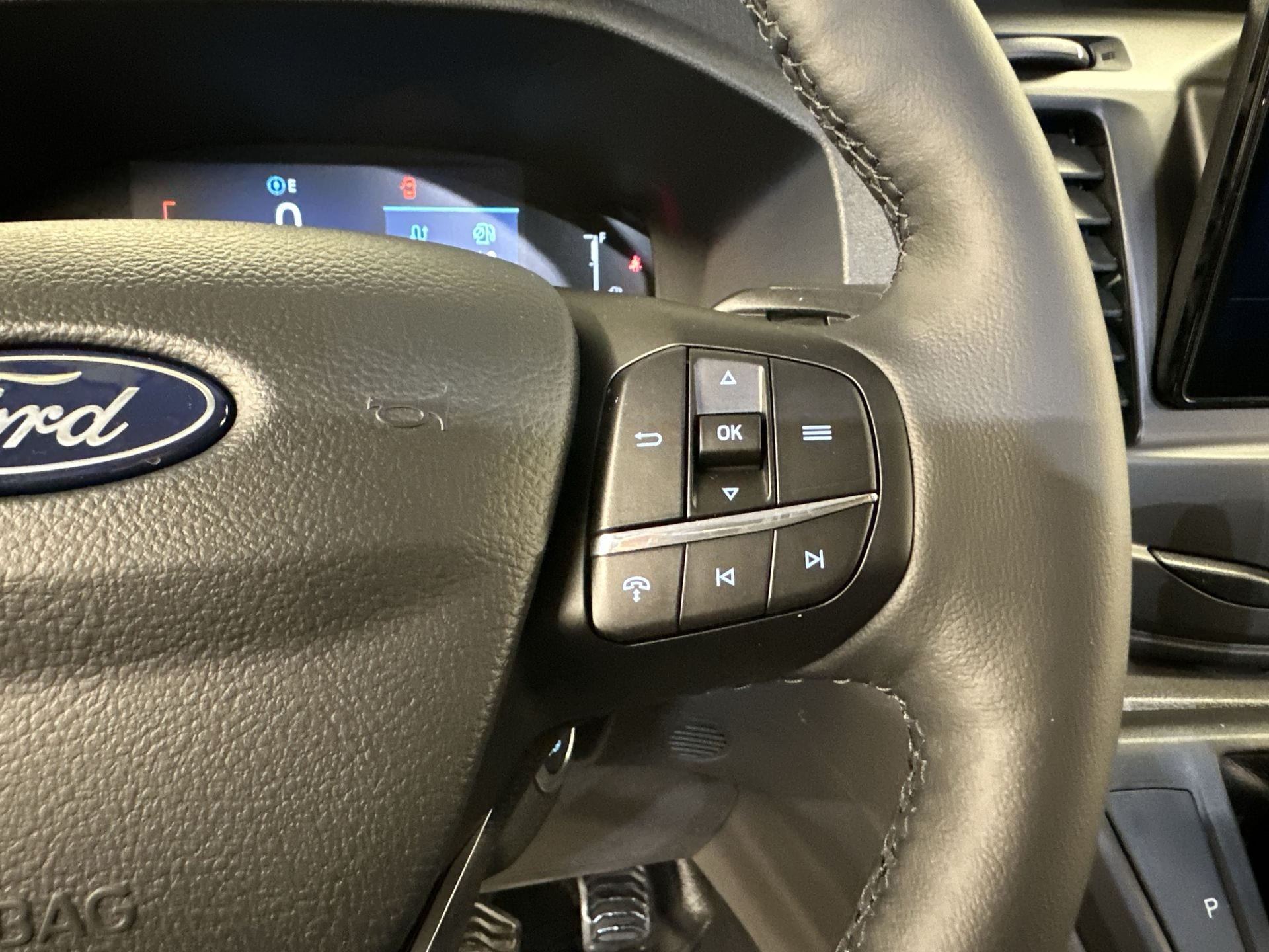 Thumbnail: 2026 Ford Transit Series - 9