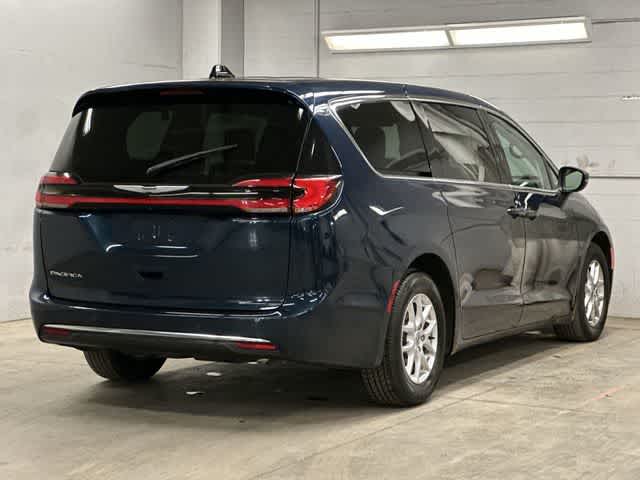 Thumbnail: 2023 Chrysler Pacifica - 31