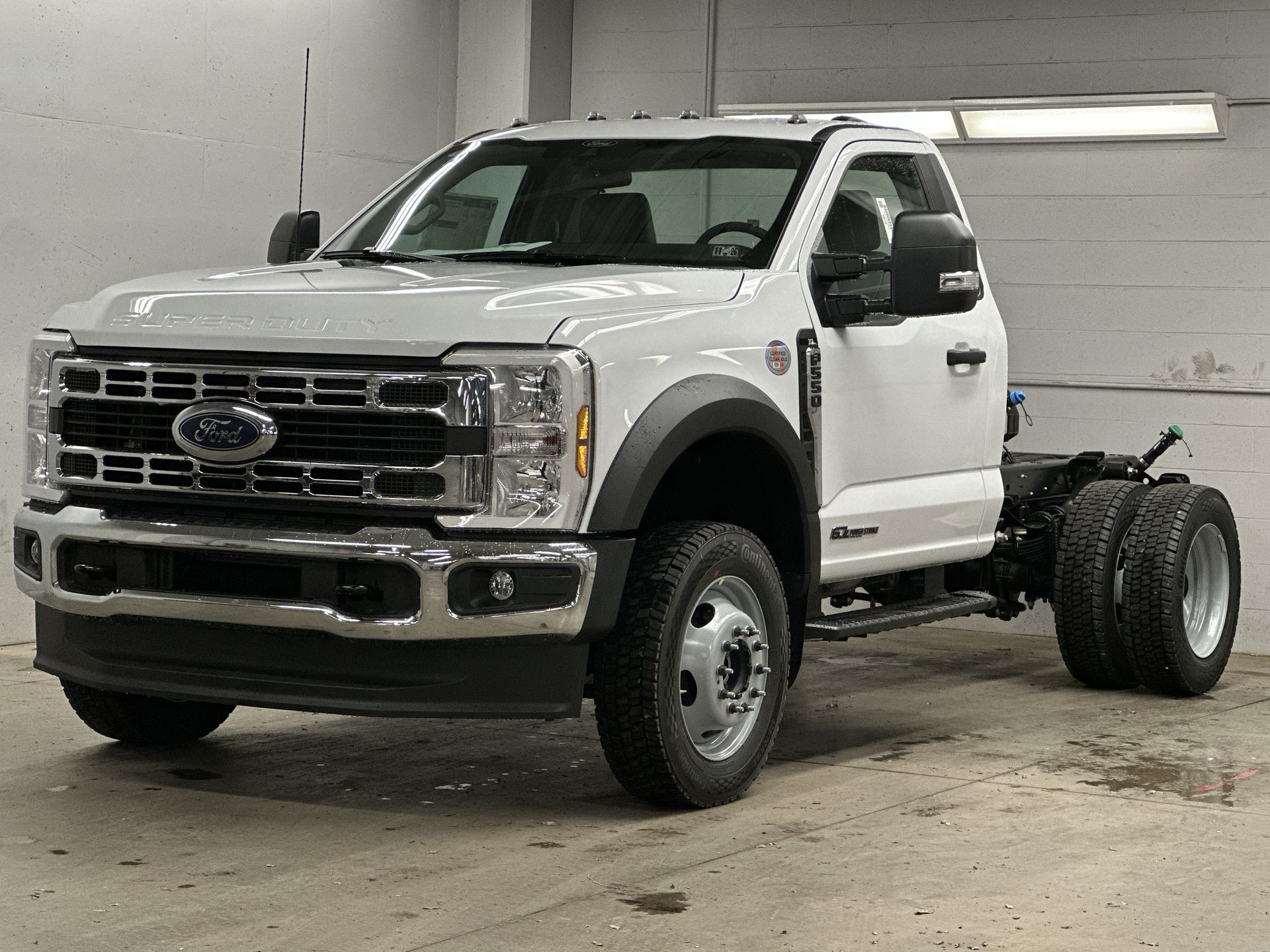 2026 Ford F-550 Super Duty Chassis Cab XL's photo