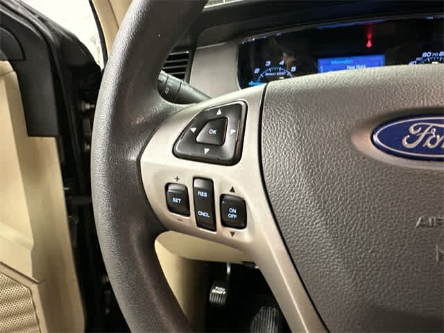 2015 Ford Taurus SE 8