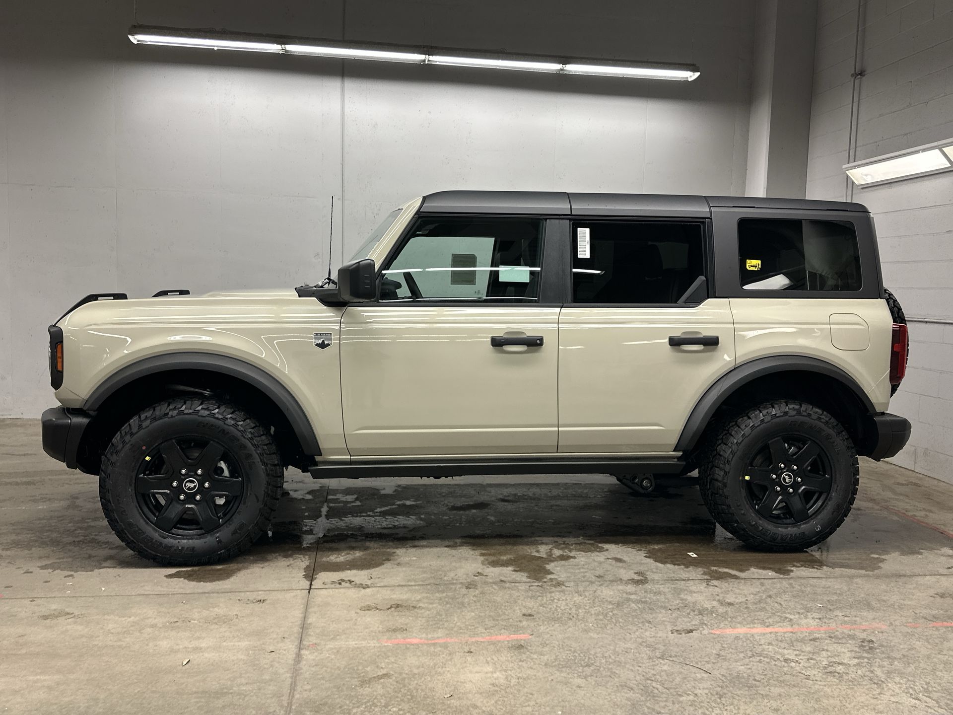 Thumbnail: 2025 Ford Bronco - 2