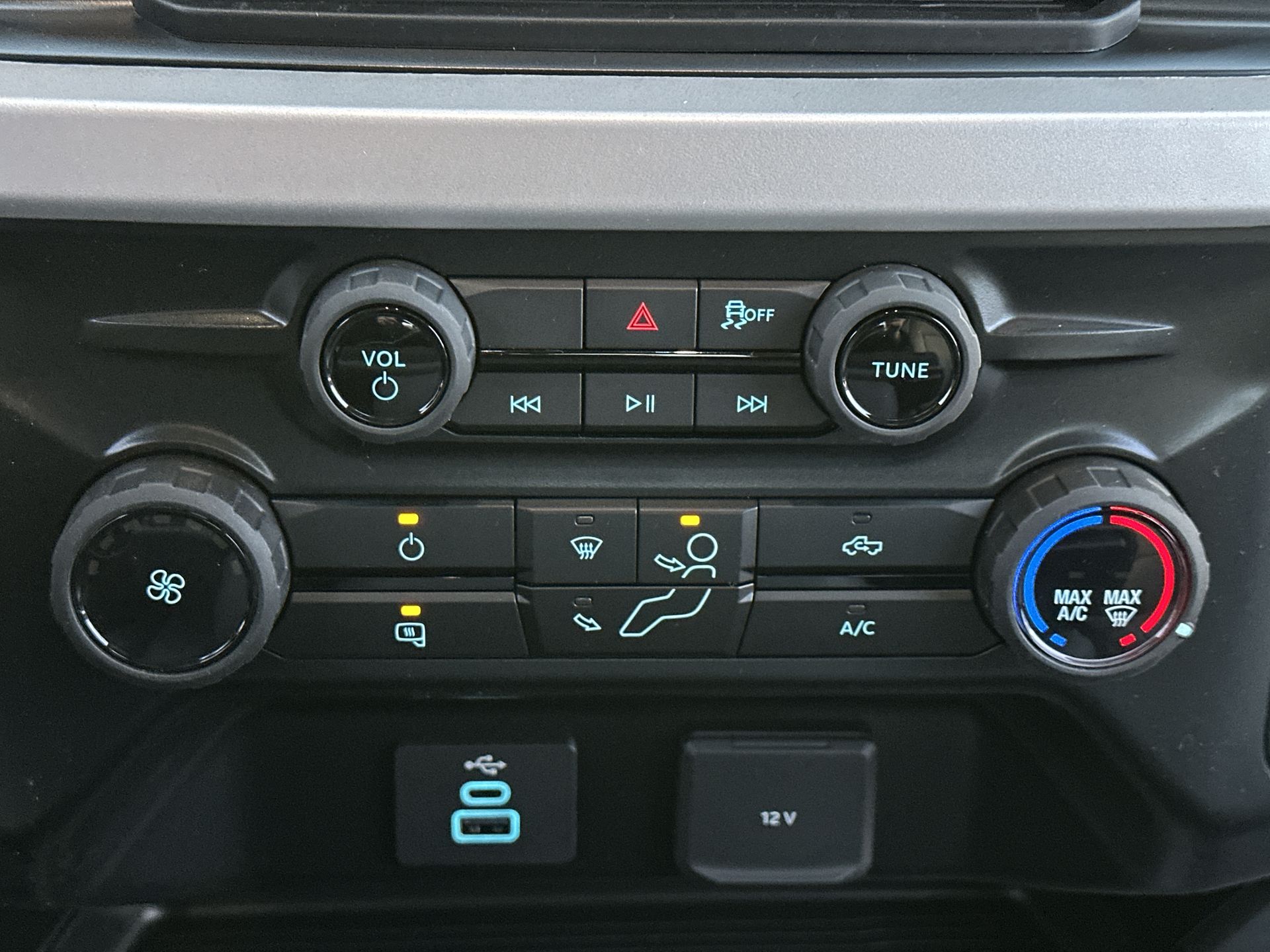 Thumbnail: 2026 Ford Econoline - 13