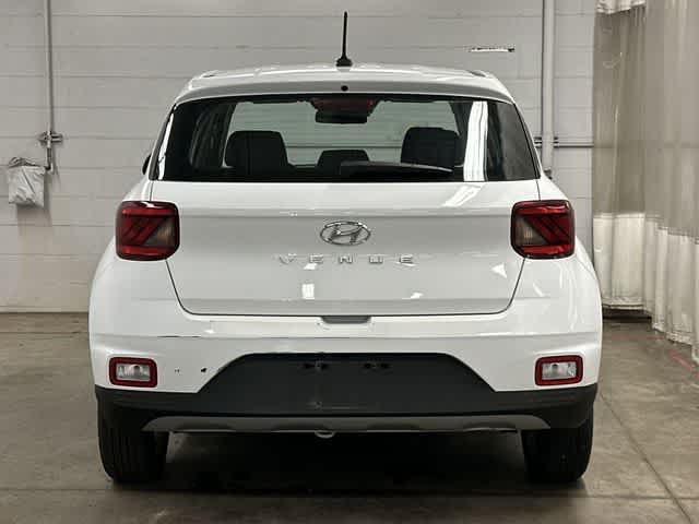 Thumbnail: 2023 Hyundai Venue - 4