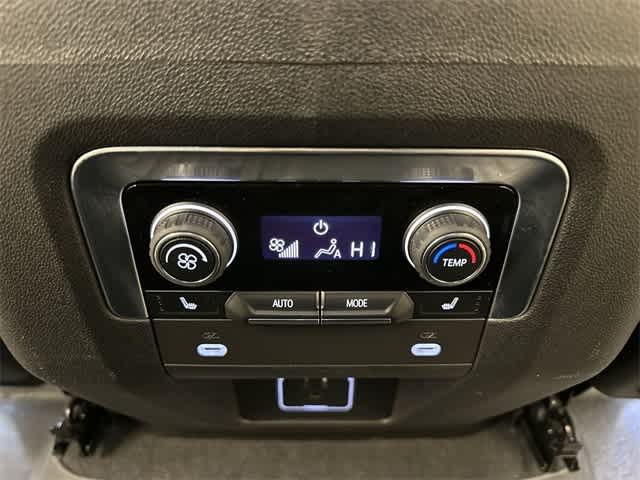 Thumbnail: 2023 Chevrolet Suburban - 20