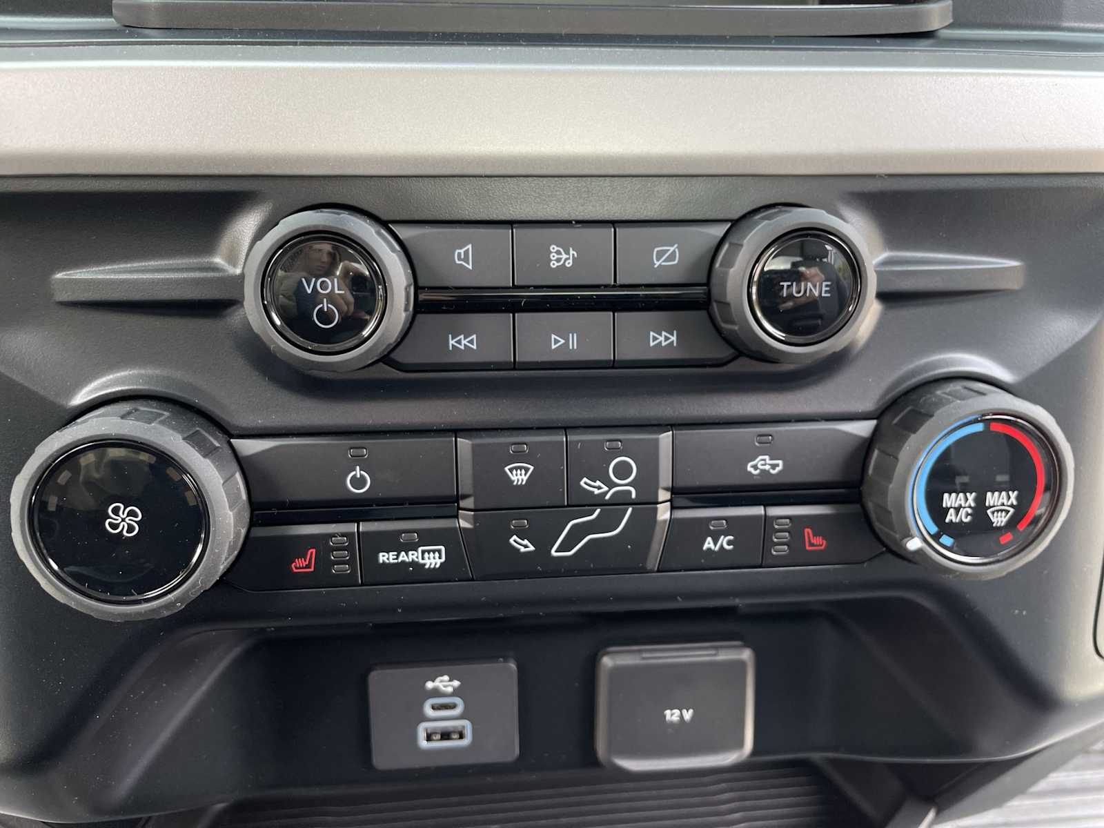 Thumbnail: 2024 Ford Econoline - 13