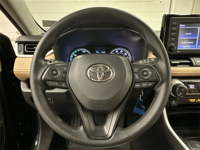 Thumbnail: 2021 Toyota RAV4 - 7