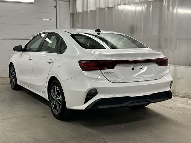 Thumbnail: 2022 Kia Forte - 28