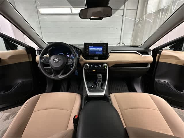 Thumbnail: 2021 Toyota RAV4 - 17