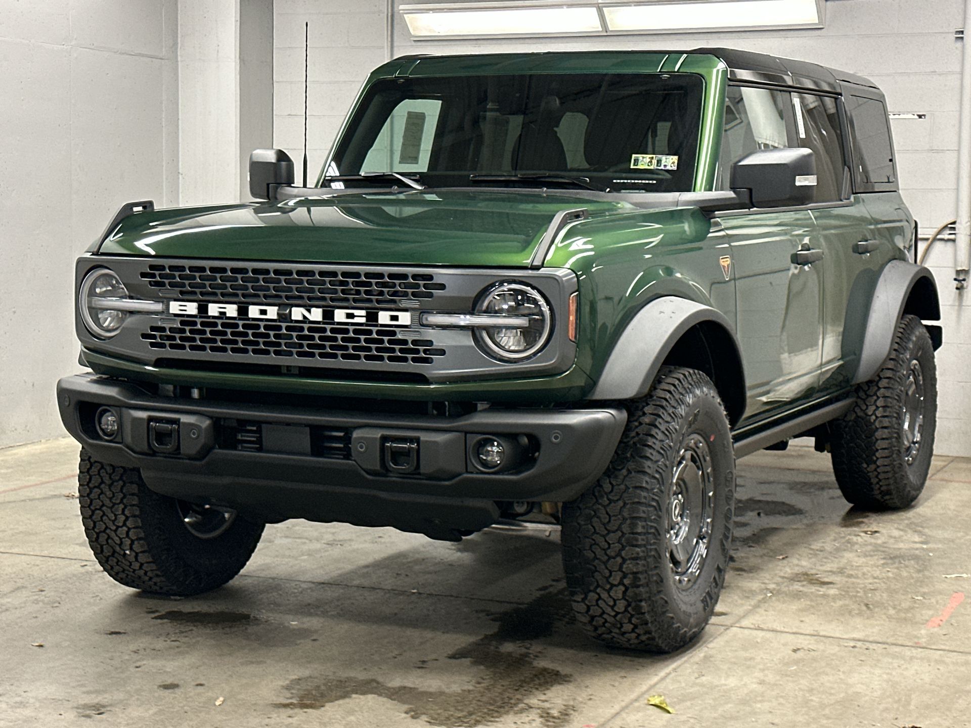 Thumbnail: 2025 Ford Bronco - 1
