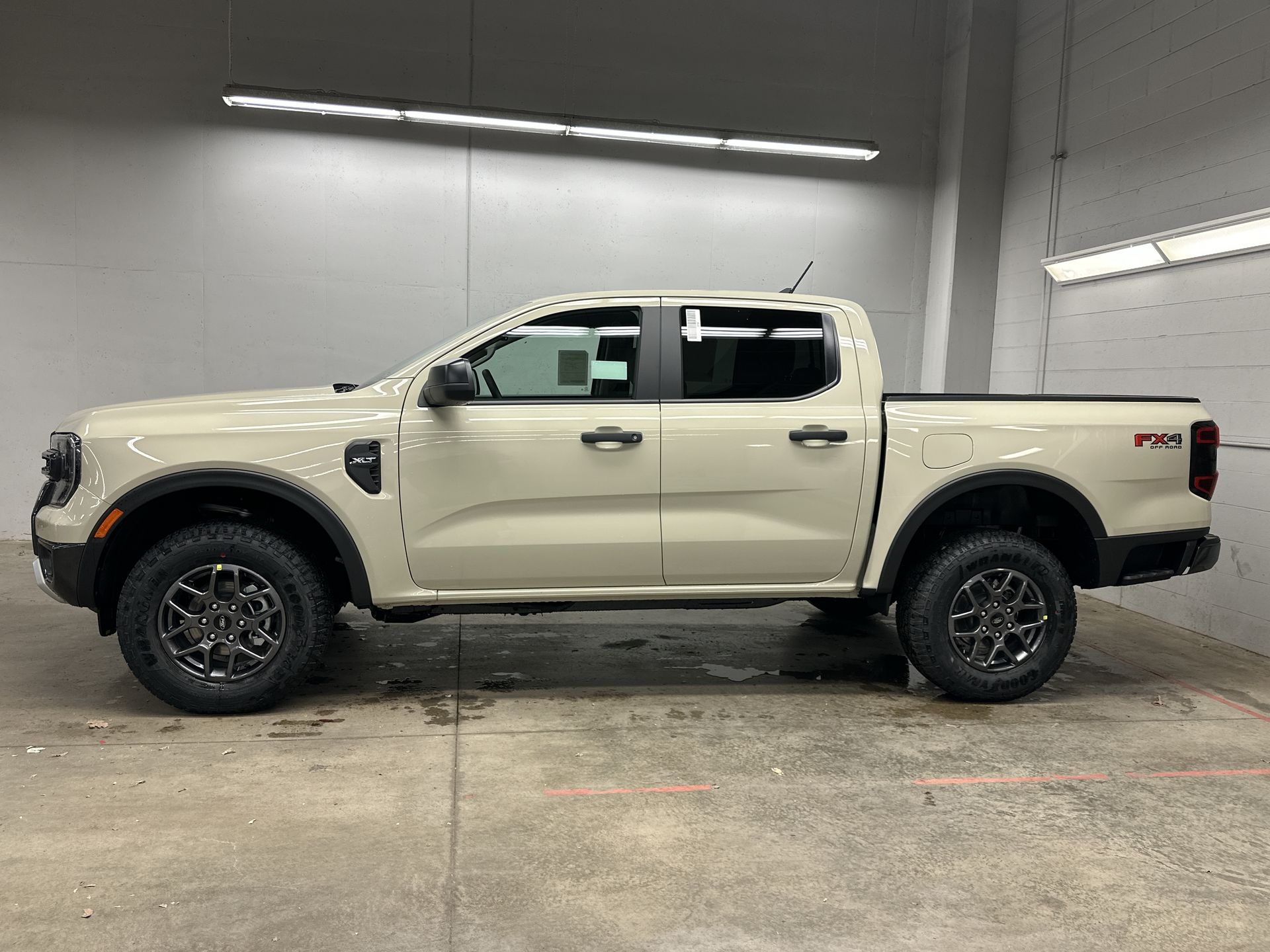 2025 Ford Ranger XLT photo 2