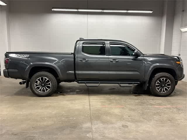 2020 Toyota Tacoma TRD Sport photo 3