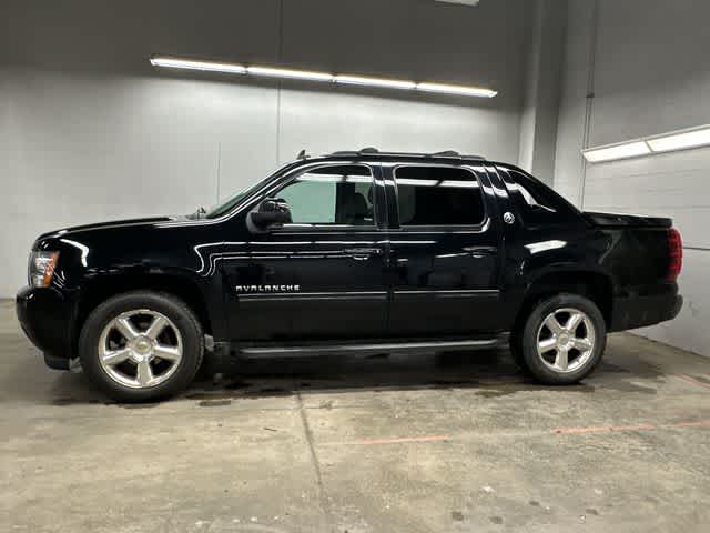 Used 2013 Chevrolet Avalanche LS with VIN 3GNTKEE78DG363374 for sale in Zelienople, PA