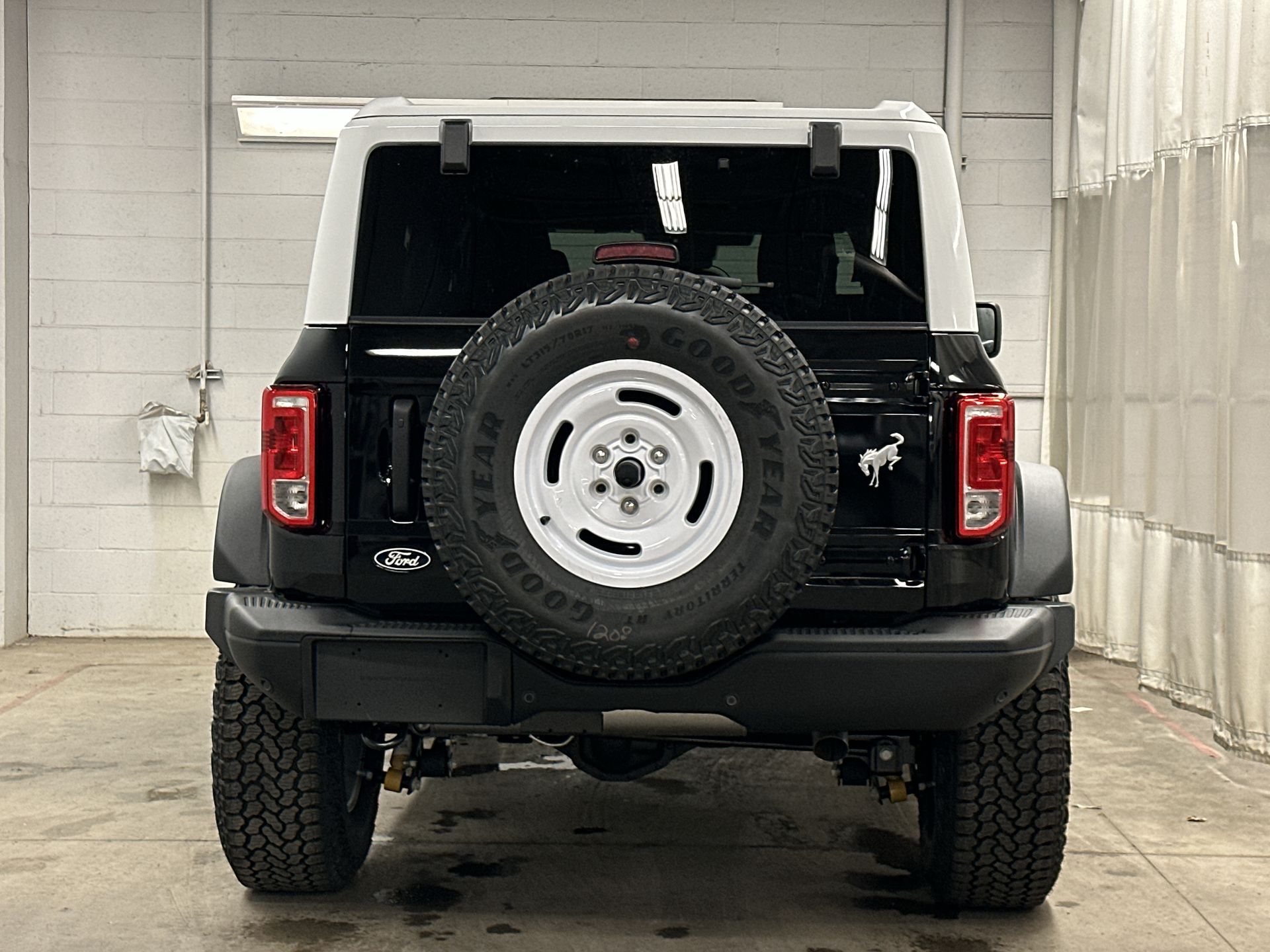 Thumbnail: 2026 Ford Bronco - 4