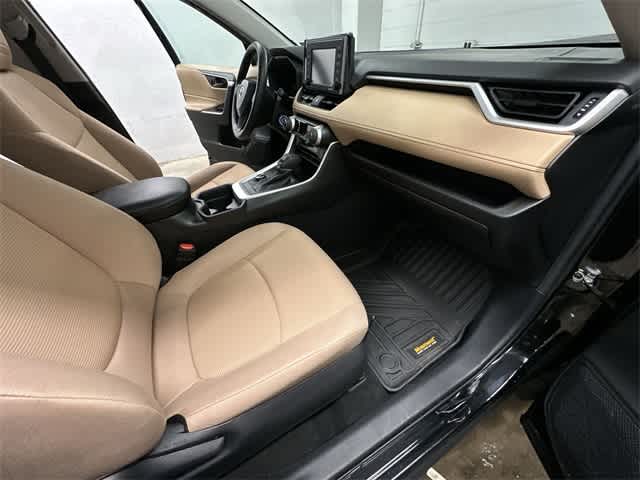 Thumbnail: 2021 Toyota RAV4 - 18