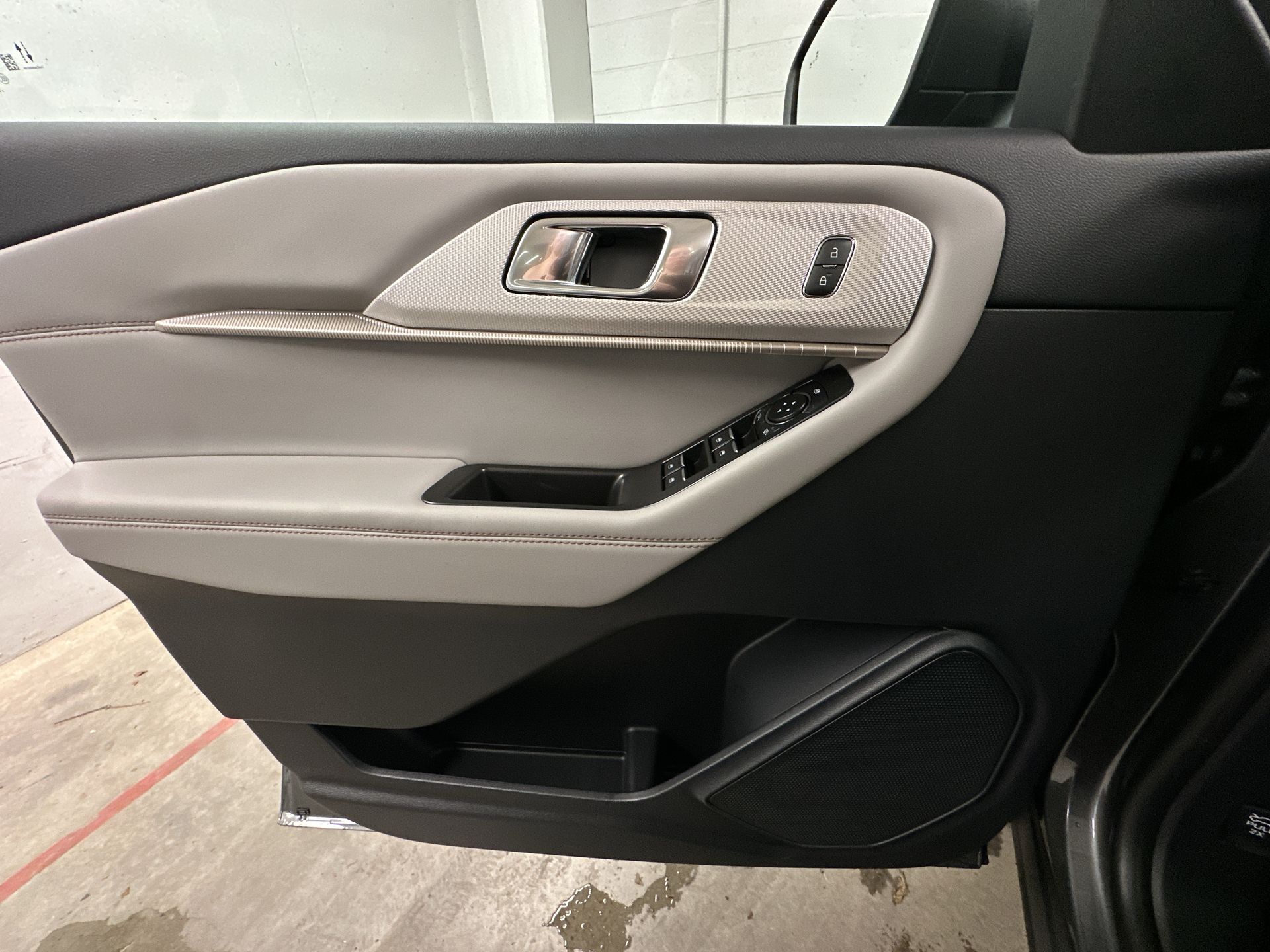 Thumbnail: 2026 Ford Explorer - 18