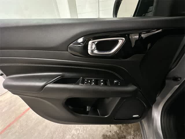 Thumbnail: 2022 Jeep Compass - 19