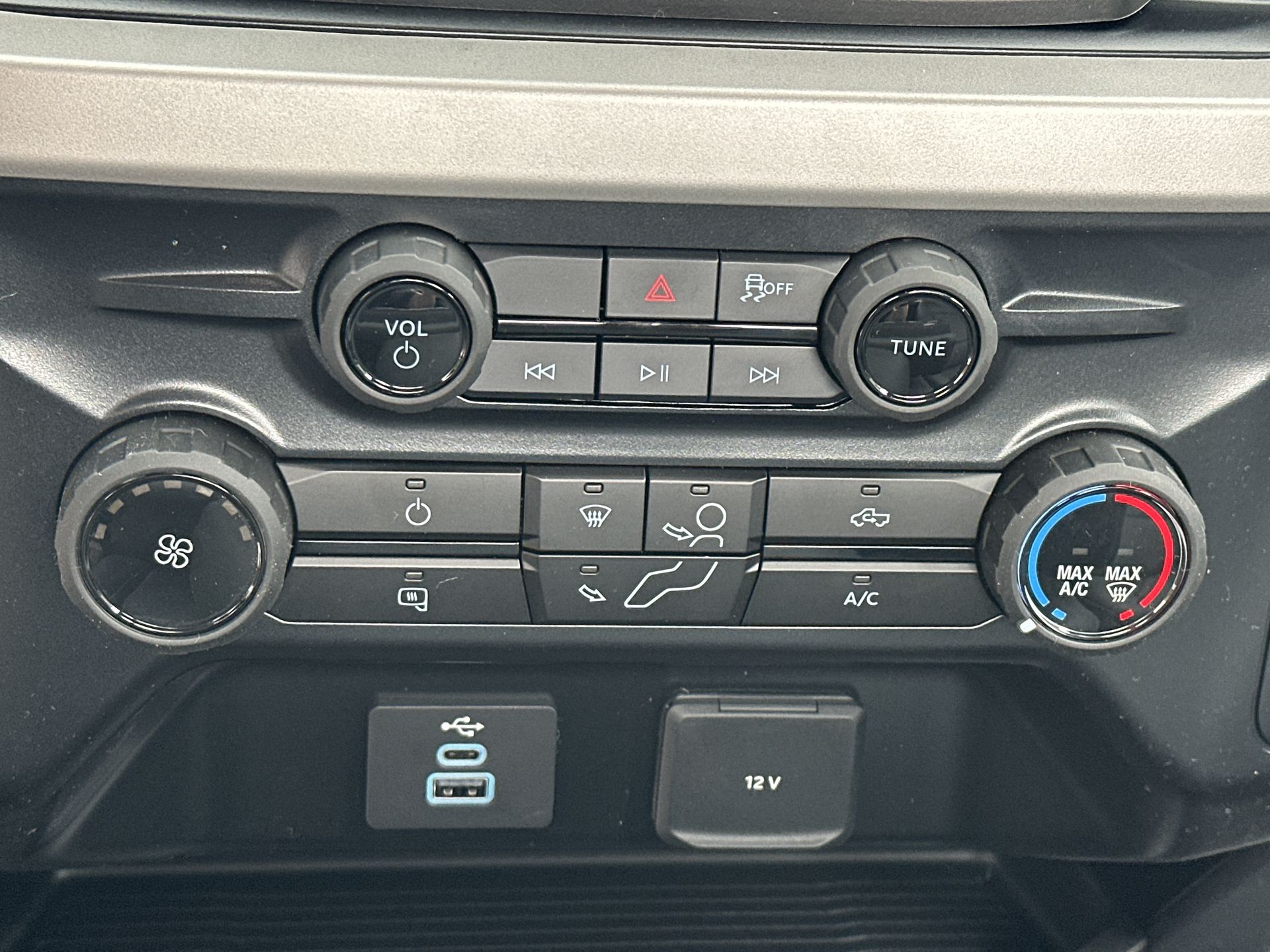 Thumbnail: 2025 Ford Econoline - 12