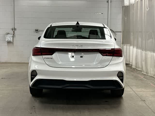 Thumbnail: 2022 Kia Forte - 4