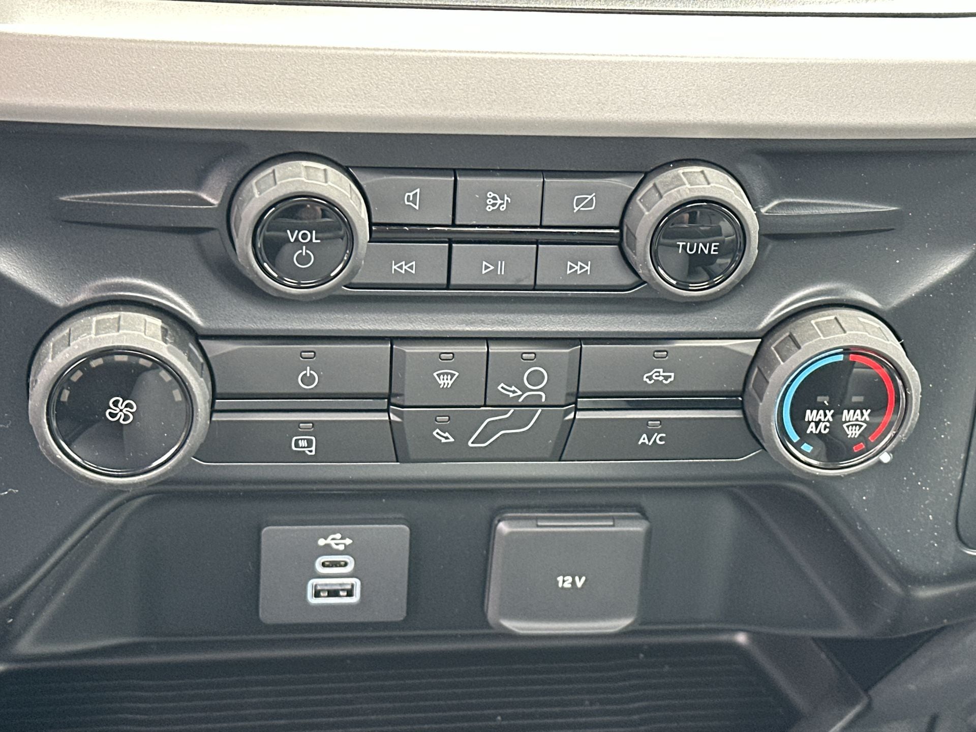 Thumbnail: 2024 Ford  - 12