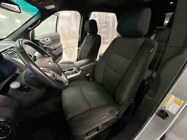 Thumbnail: 2015 Ford Explorer - 15