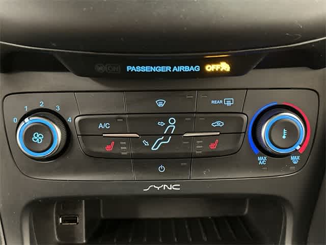 Thumbnail: 2016 Ford Focus - 12