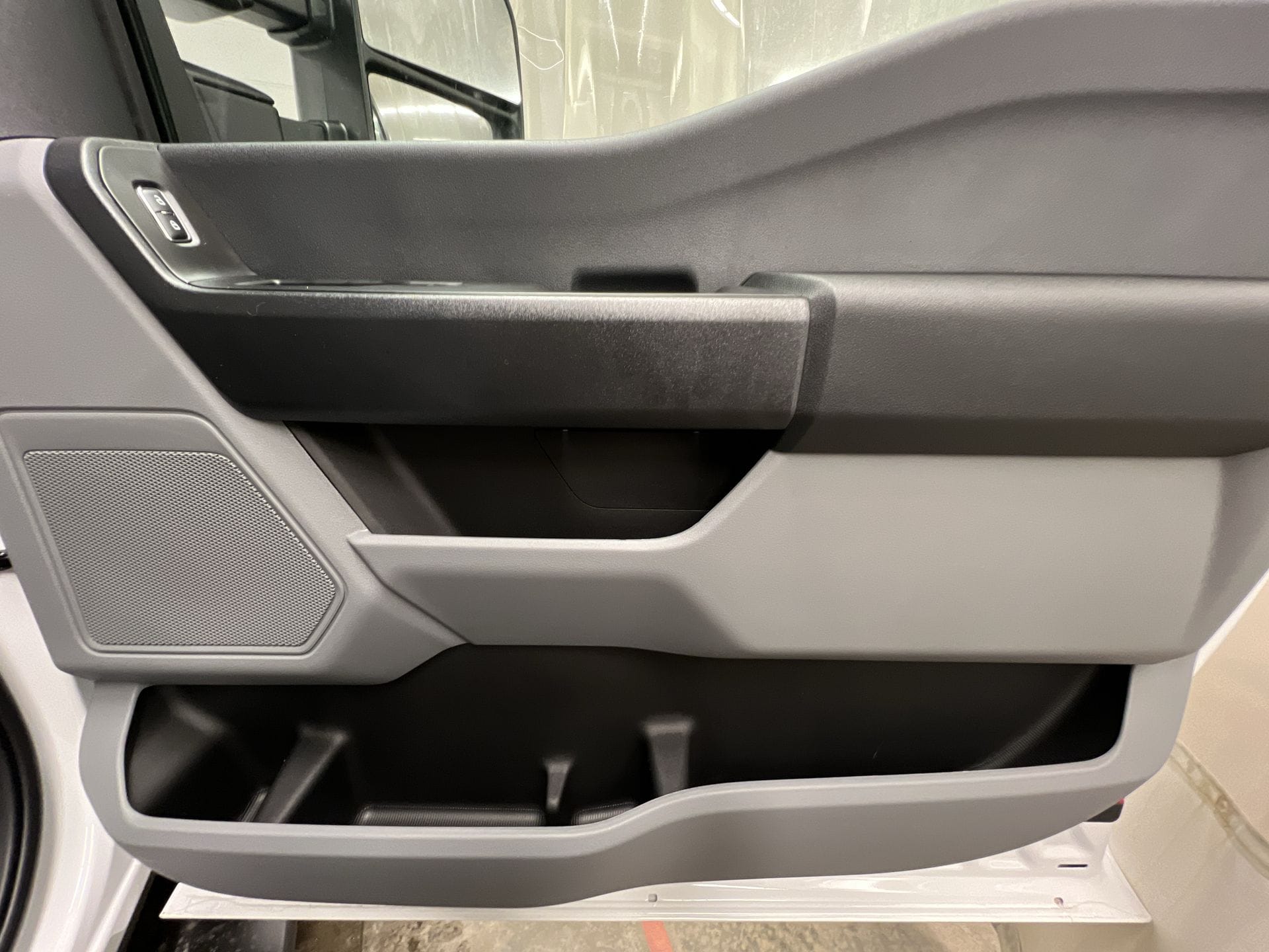 Thumbnail: 2025 Ford Econoline - 21