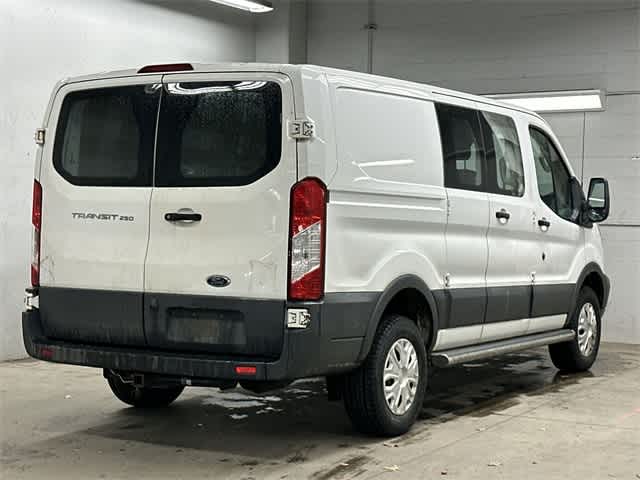 Thumbnail: 2018 Ford Transit Series - 19