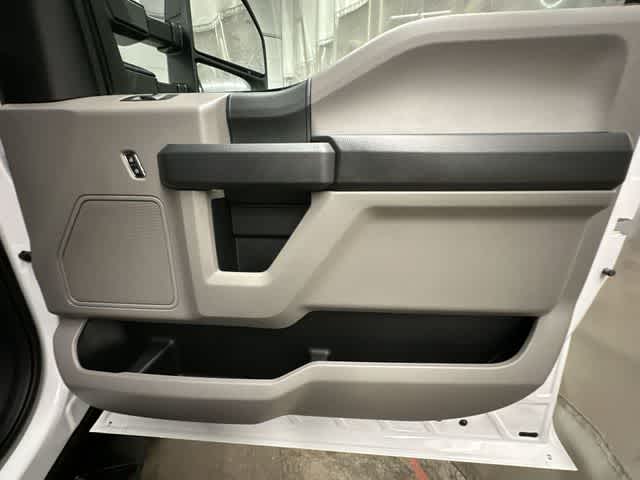 Thumbnail: 2017 Ford Econoline - 16