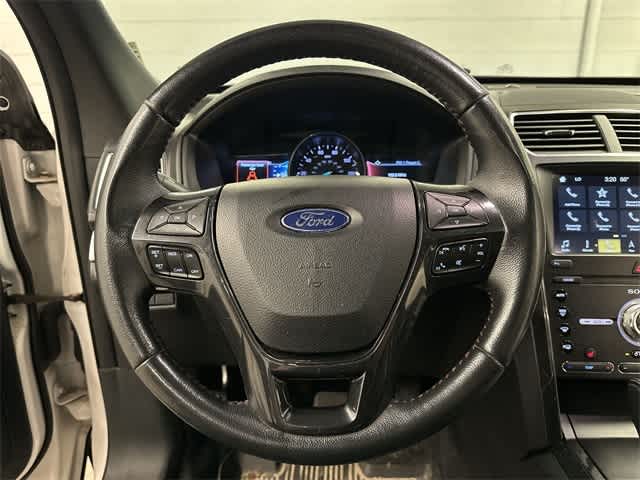 Thumbnail: 2019 Ford Explorer - 8